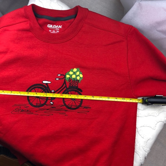 Sweatshirt TOP, NWT Female Design cut full - Picture 5 of 8